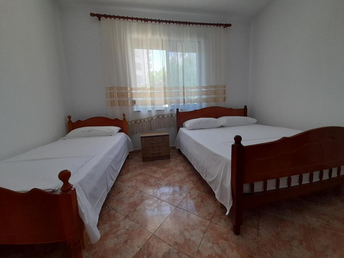 Villa Kurti Durrës Exteriör bild