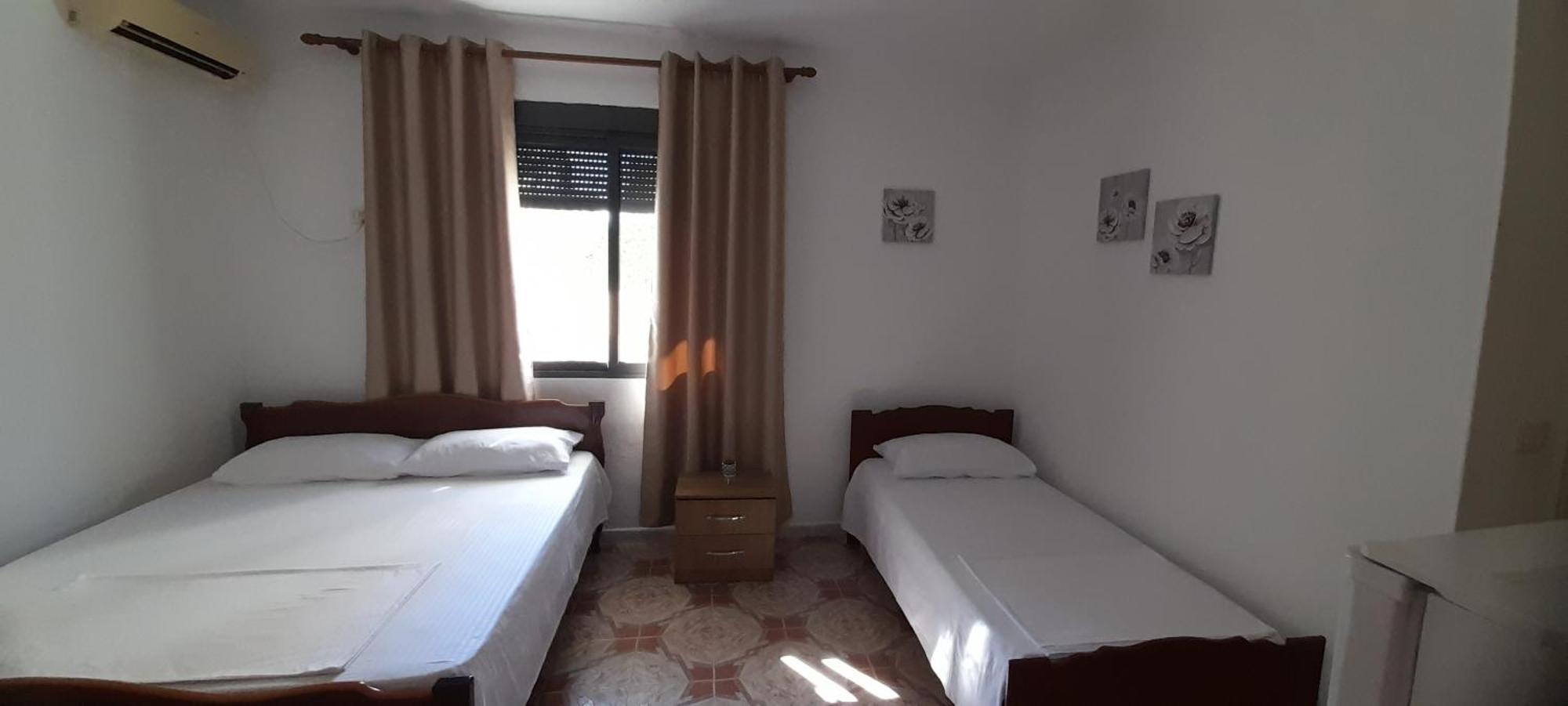 Villa Kurti Durrës Rum bild